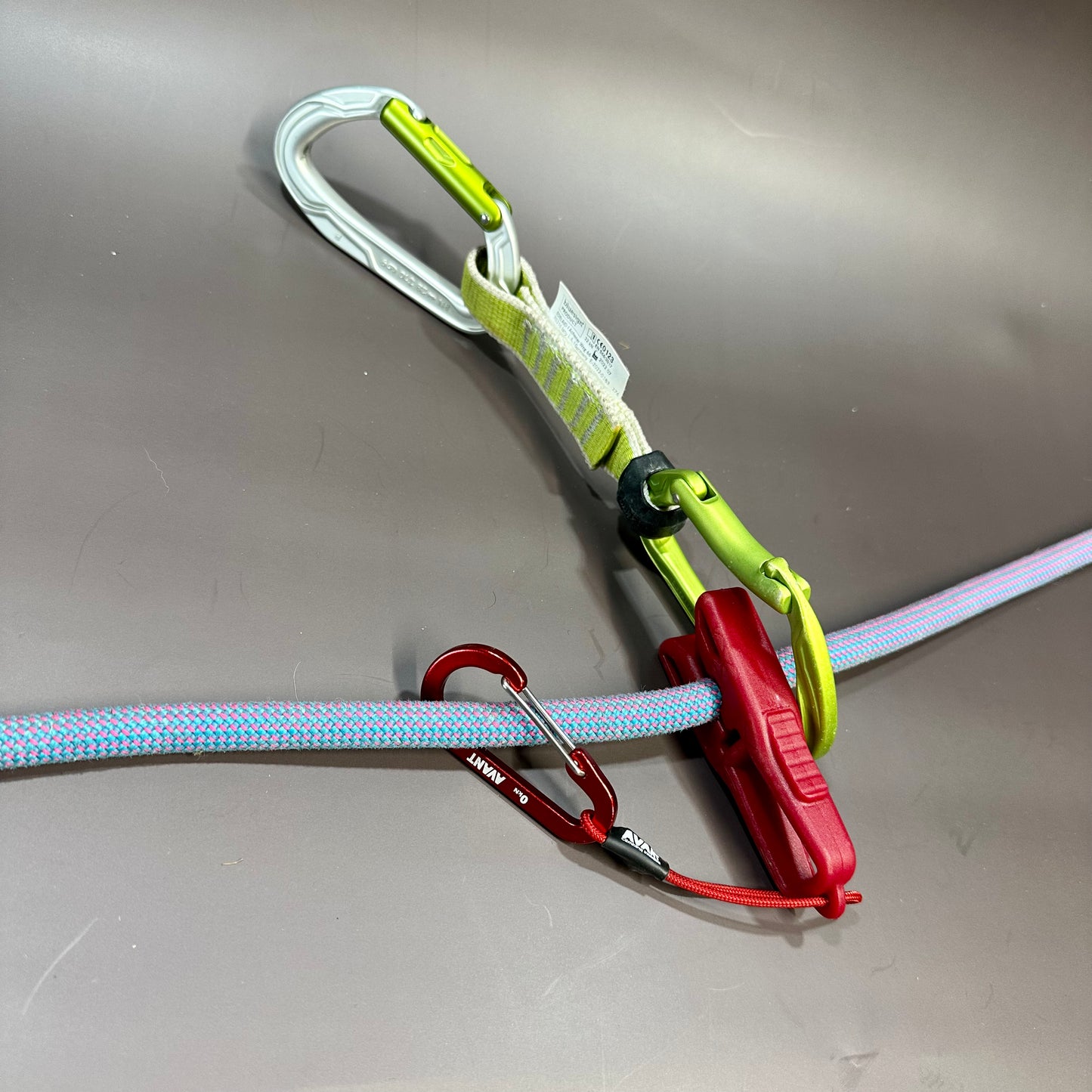 "Pinch-Cinch" - Lead Rope Solo Backfeed Preventer